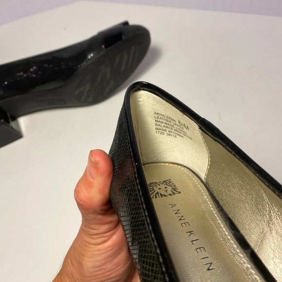 Brand New, Never Worn, Anne Klein Patent Leather Low Heel Pump - Picture 2 of 6